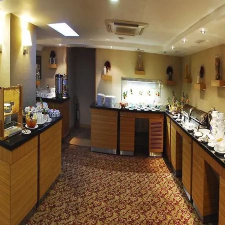Hotel Emir Royal 3*