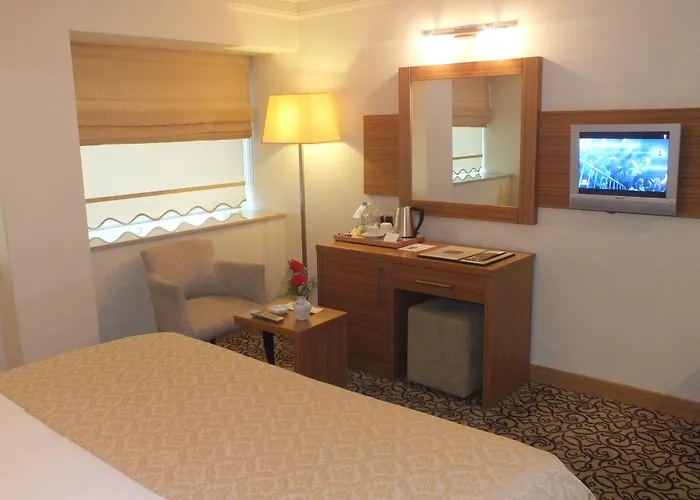 Emir Royal فندق أضنه