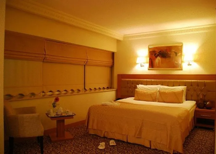 Hotel Emir Royal 4*